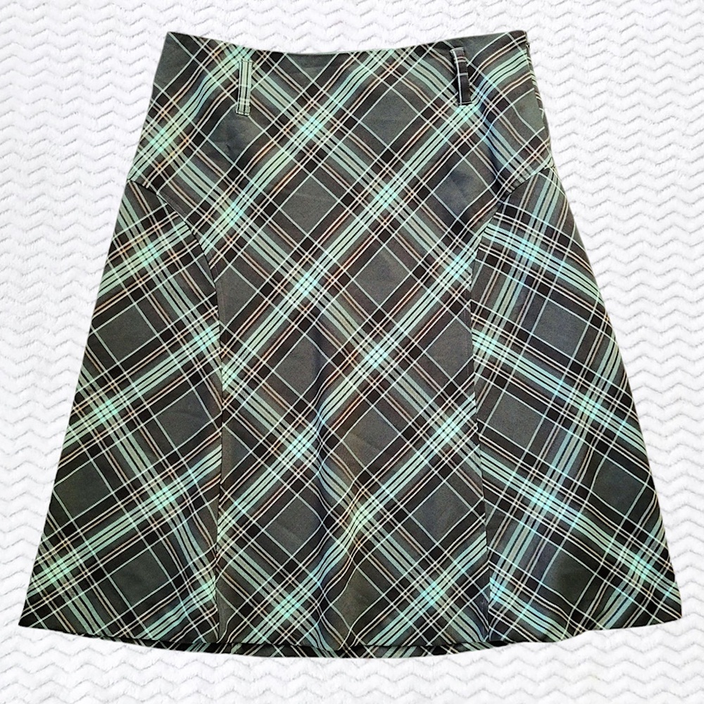 NWOT Jones Wear Tartan Plaid A-Line Stretch Midi Skirt - Green/Tan/White - 14